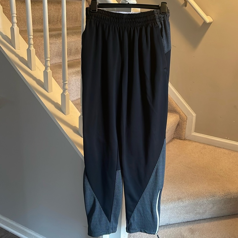 Nike Jordan Men’s NWOT black joggers.